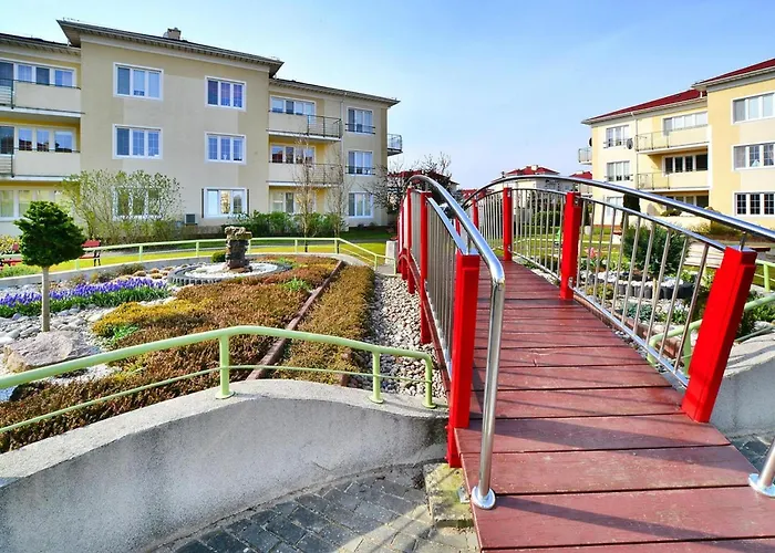 Lägenhet Comfortable Apartment, Ground Floor, Balcony