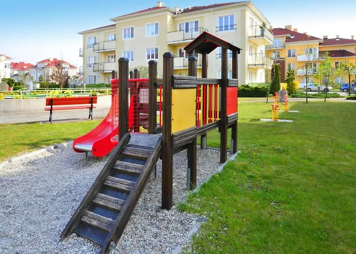 Comfortable Apartment, Ground Floor, Balcony Lägenhet *