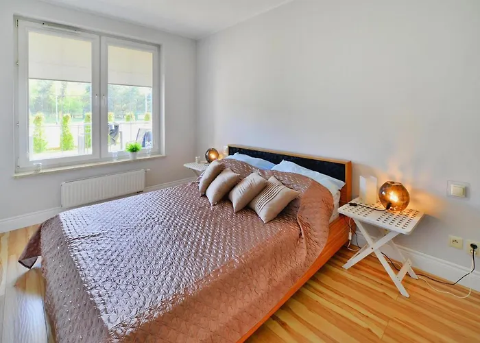 Comfortable Apartment, Ground Floor, Balcony Lägenhet *